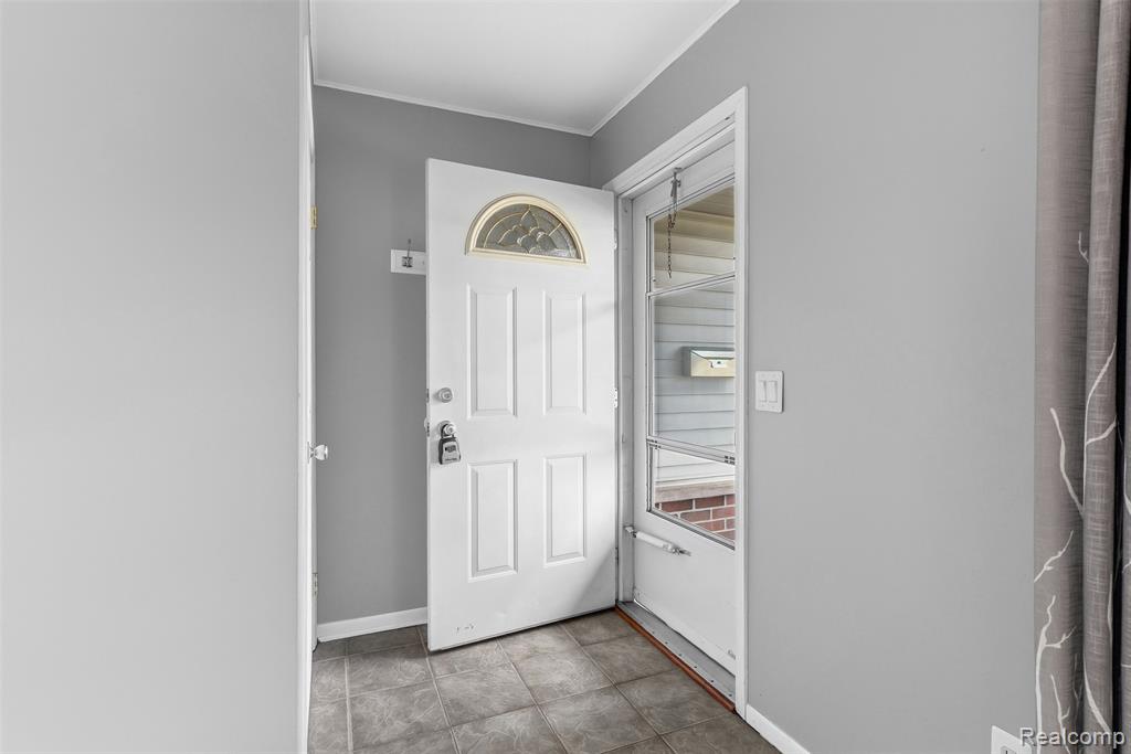 5155 Oxford Court, Swartz Creek, MI 48473 — Photo 5