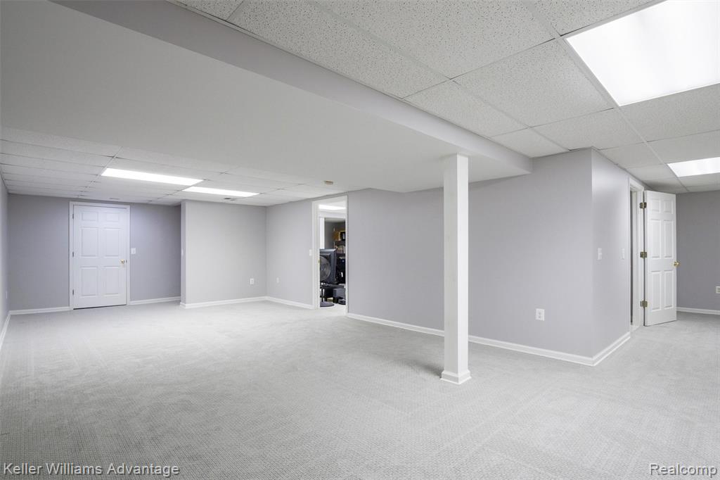35173 Knollwood Lane, Farmington, MI 48335 — Photo 36
