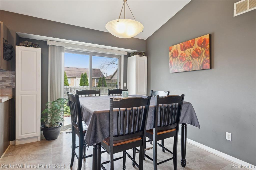 46044 ROYAL Drive, Chesterfield, MI — Photo 11