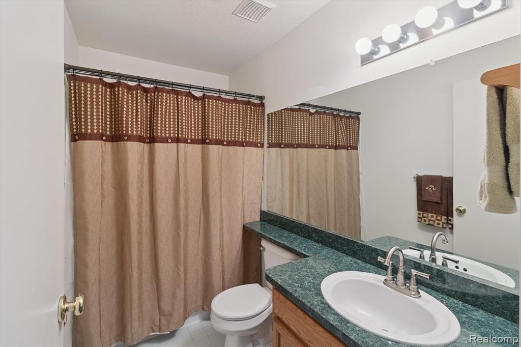 6541 Pembrook Drive, Westland, MI — Photo 10