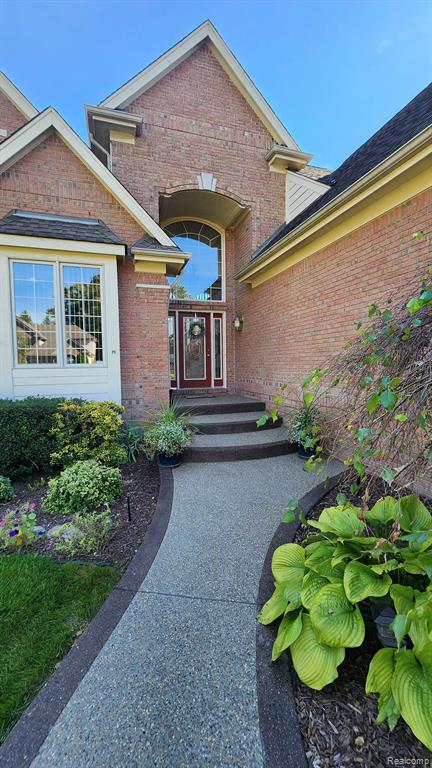 49828 SHELBY CREEK Drive, Shelby Twp, MI 48317 — Photo 2