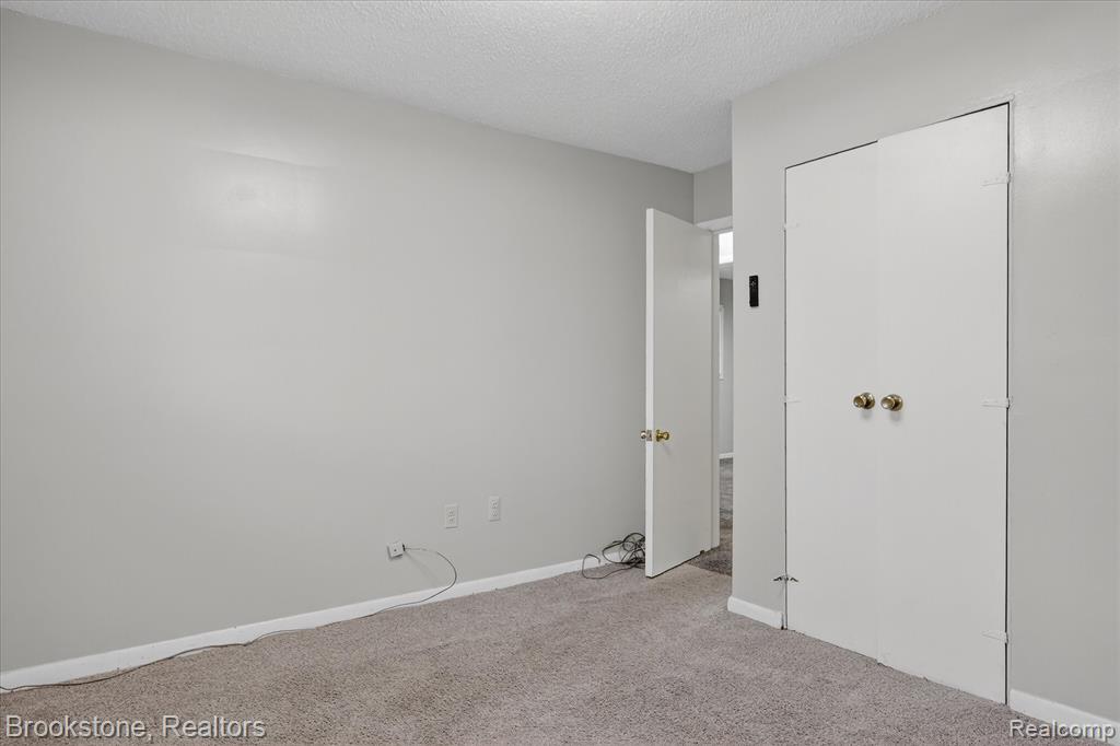 2555 W Boston Boulevard, Detroit, MI 48206 — Photo 15
