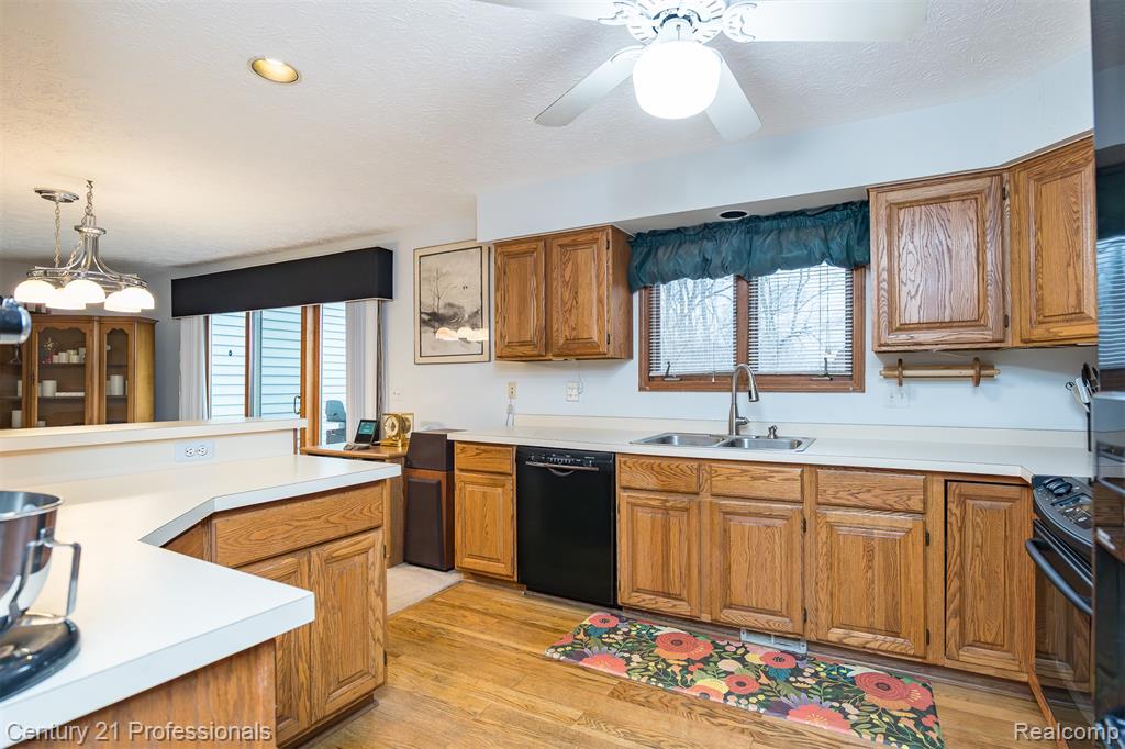 5081 Timberway Trail, Clarkston, MI — Photo 11
