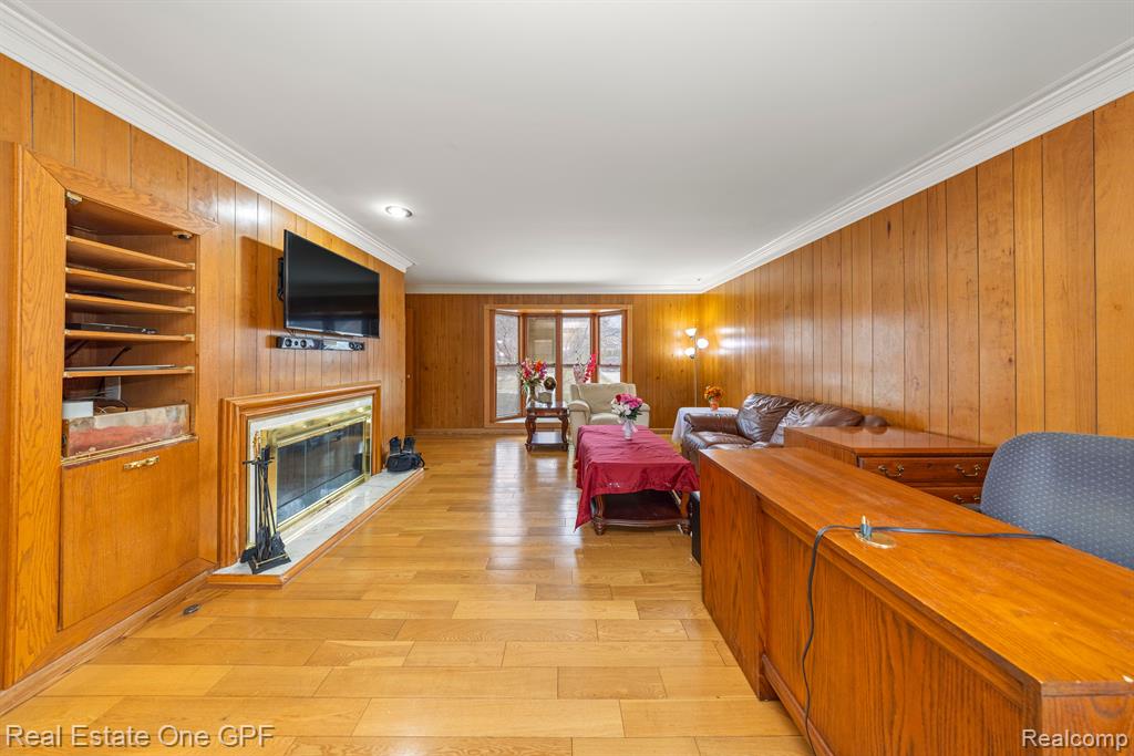 6 ELMSLEIGH Lane, Grosse Pointe, MI 48230 — Photo 17