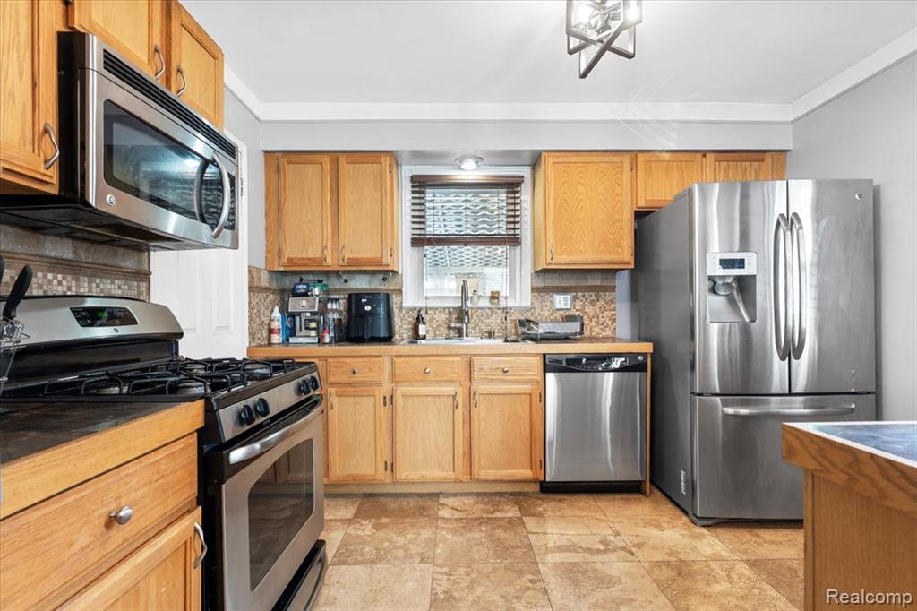 6365 Buckingham Avenue, Allen Park, MI 48101 — Photo 7