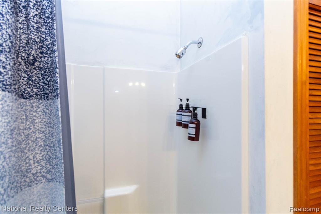8706 Buckland Drive, South Lyon, MI 48178 — Photo 30