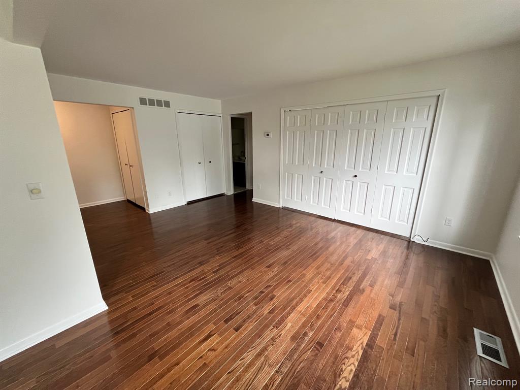23025 Liberty Street, 13, Saint Clair Shores, MI 48080 — Photo 11