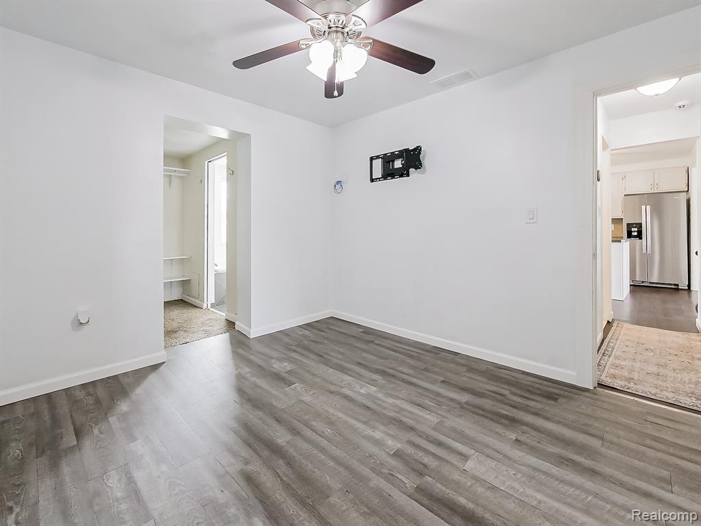 5600 Elmgrove Avenue, Warren, MI 48092 — Photo 12
