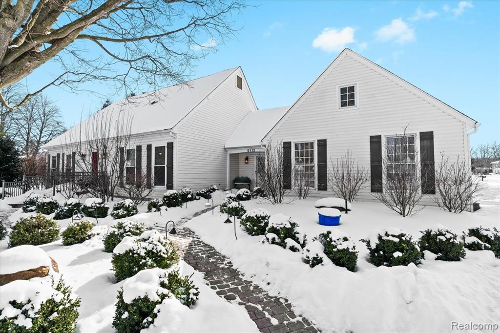 9112 Meadowdale Drive, Brighton, MI 48114 — Photo 2