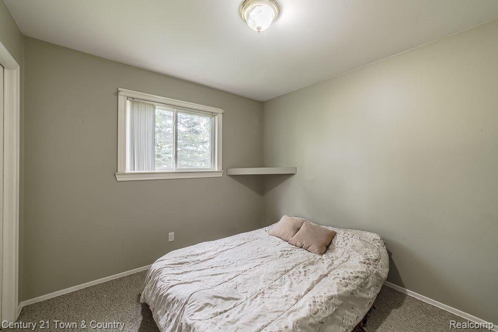 8119 FENTON Road, Grand Blanc, MI 48439 — Photo 11