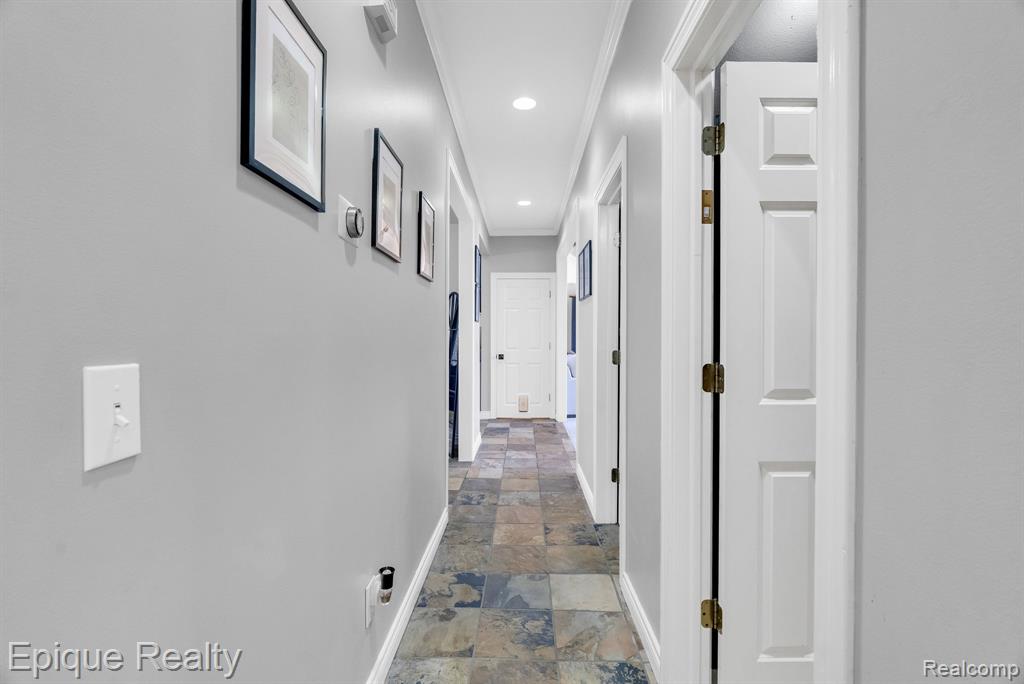 9155 Kelly Lake Drive, Clarkston, MI 48348 — Photo 28