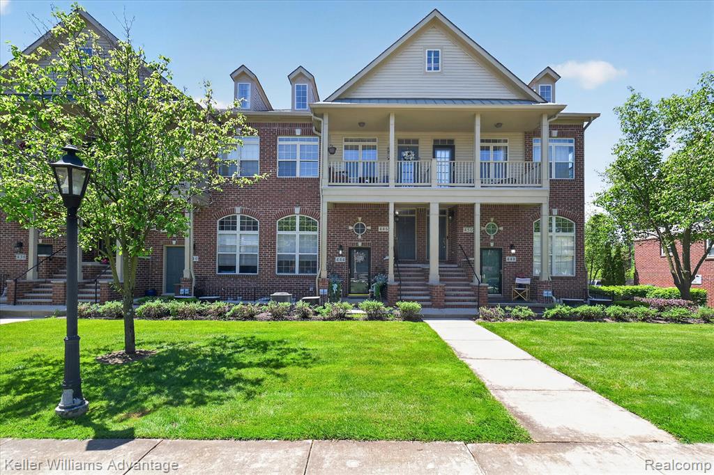 446 Old Pine Way, Walled Lake, MI 48390 — Photo 2