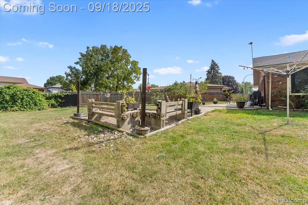 21946 Camille Court, Woodhaven, MI 48183 — Photo 28