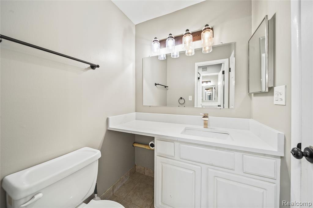 45200 Keding Street, Utica, MI 48317 — Photo 14