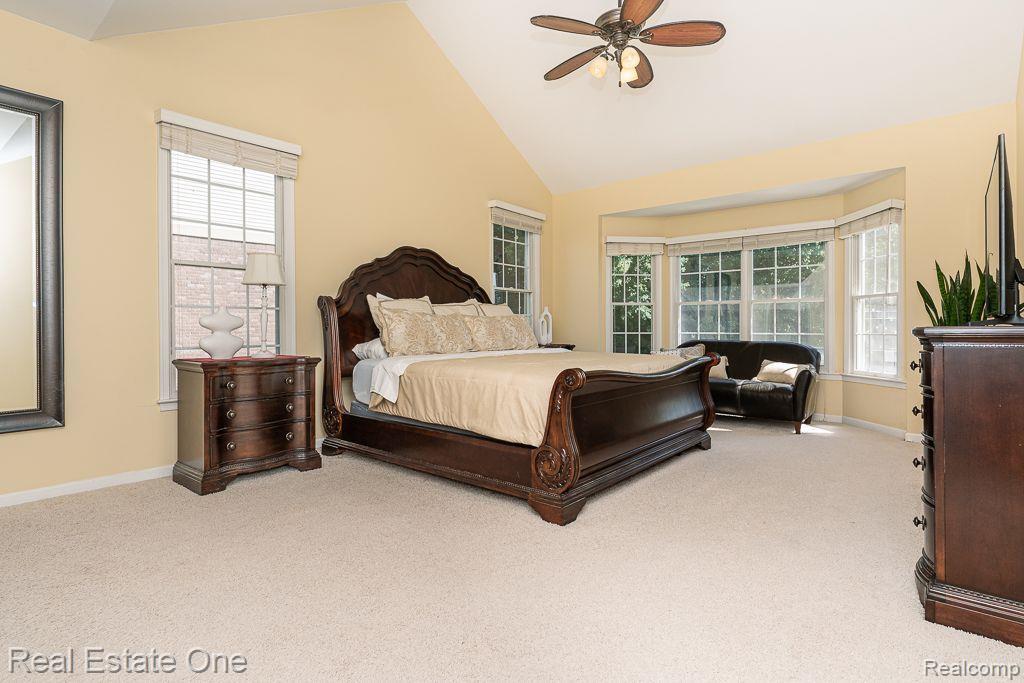 523 WYNSTONE Circle N, Oakland, MI — Photo 25