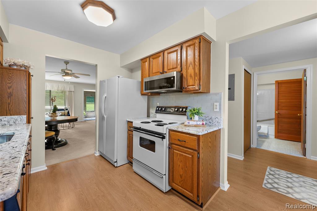 985 Wexford Way, 34, Rochester Hills, MI 48307 — Photo 15