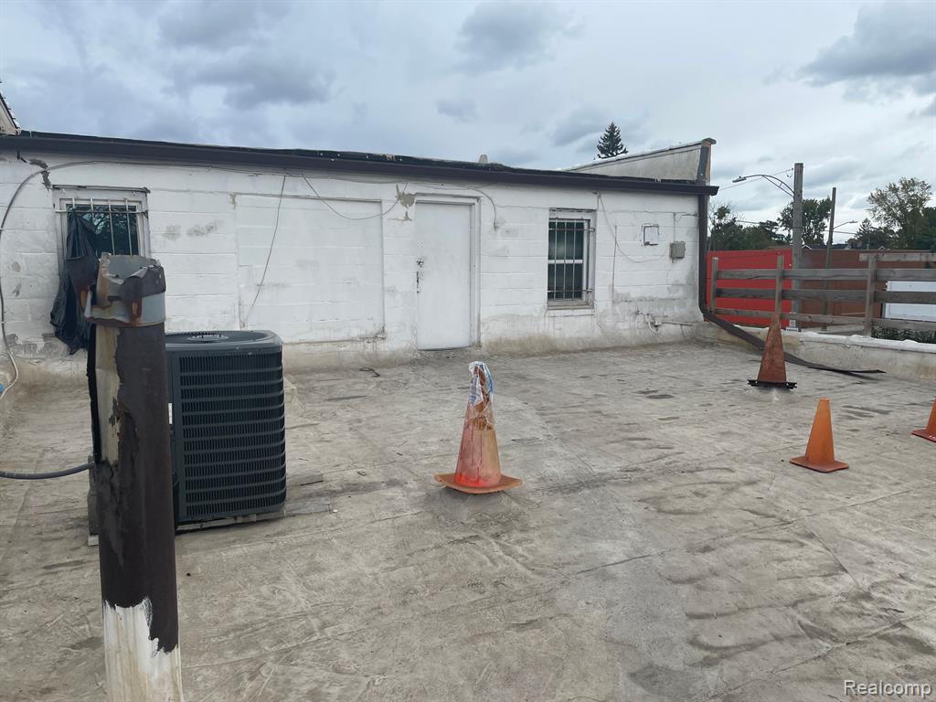 13837 Conant Street, Hamtramck, MI, 48212