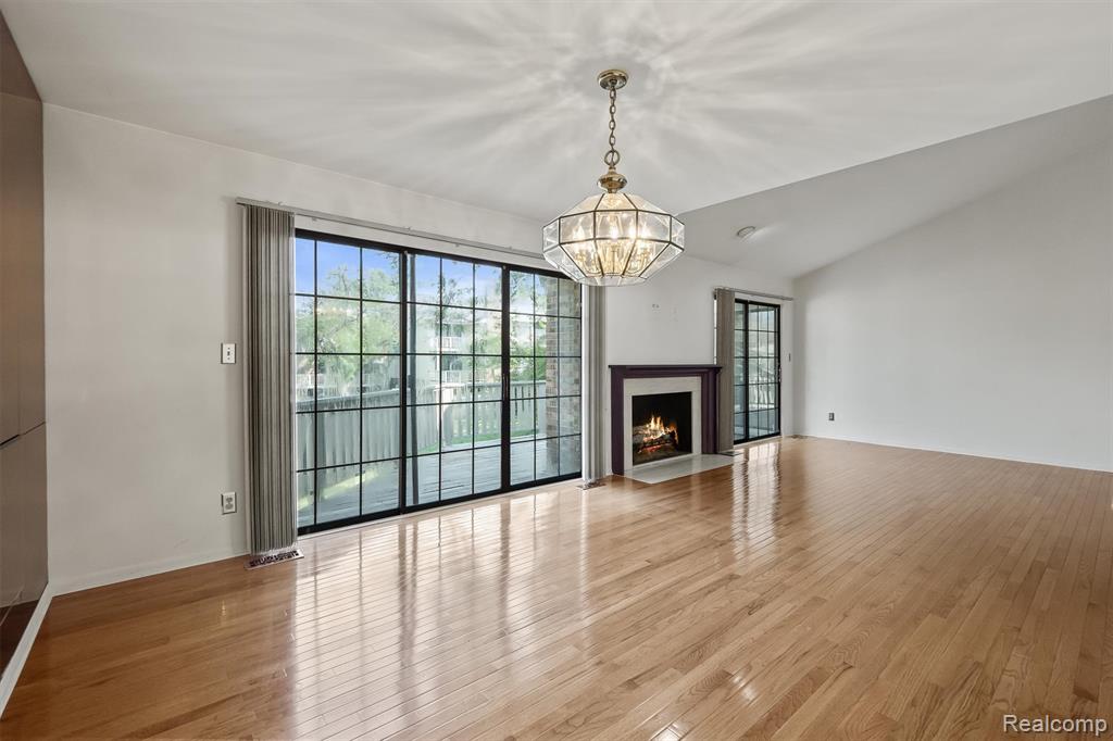 7208 Creeks Bend Drive, West Bloomfield, MI — Photo 5