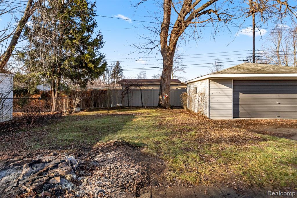 9319 Merriman Road, Livonia, MI 48150 — Photo 36