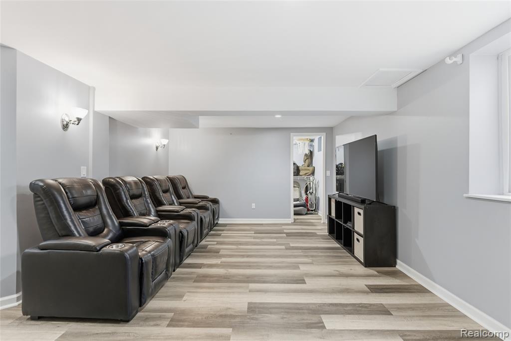 7095 Elmwood Drive, Grand Blanc, MI 48439 — Photo 39
