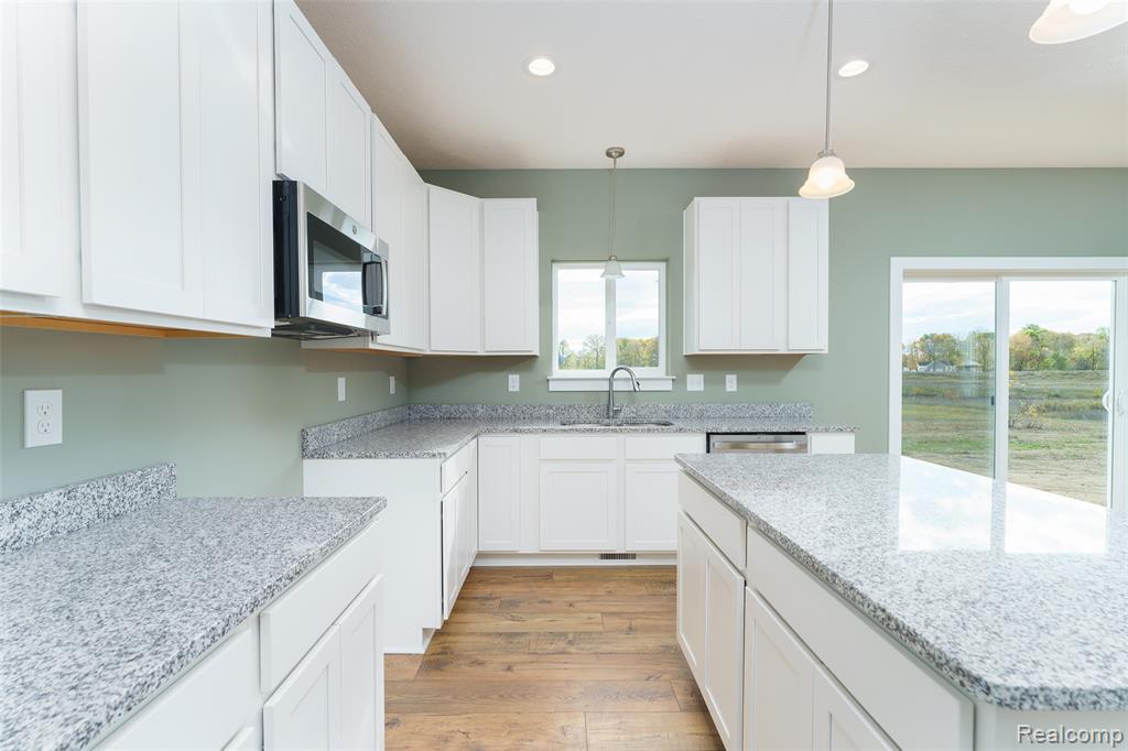 570 W Wildwood Drive, Owosso, MI 48867 — Photo 5