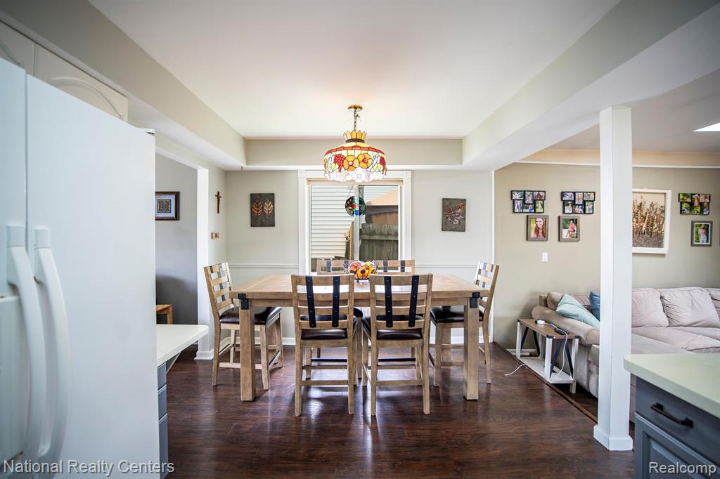 42438 SOMERSET Court, Canton, MI 48187 — Photo 12