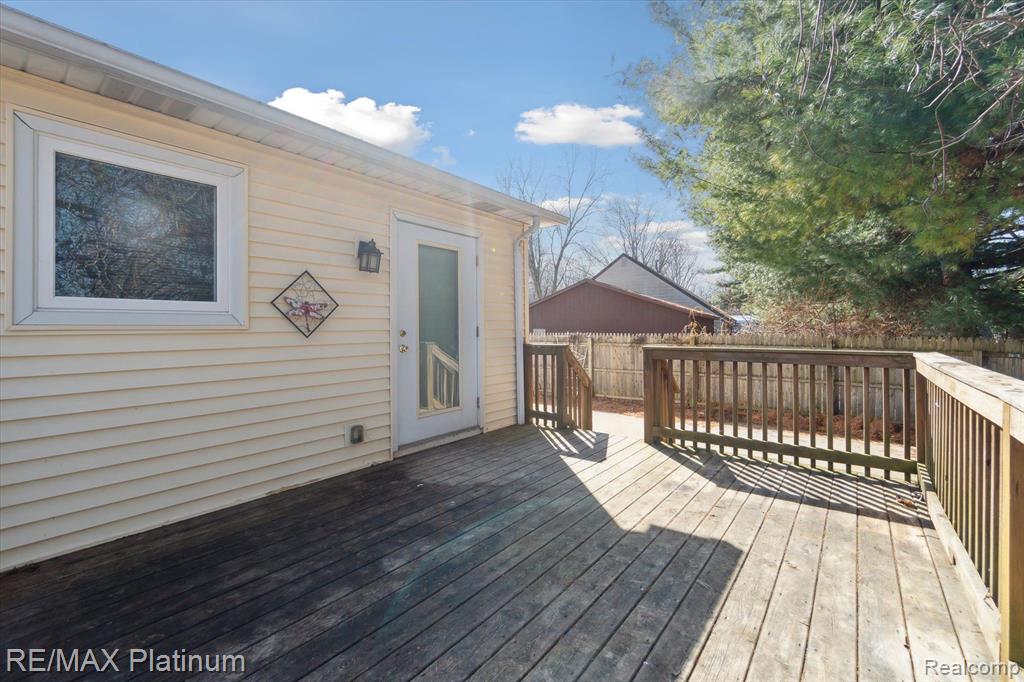 430 WILD OAK Lane, Perry, MI 48872 — Photo 37