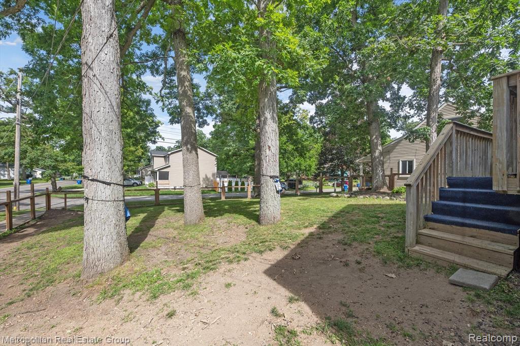 6274 HATCHERY Road, Waterford, MI 48329 — Photo 4