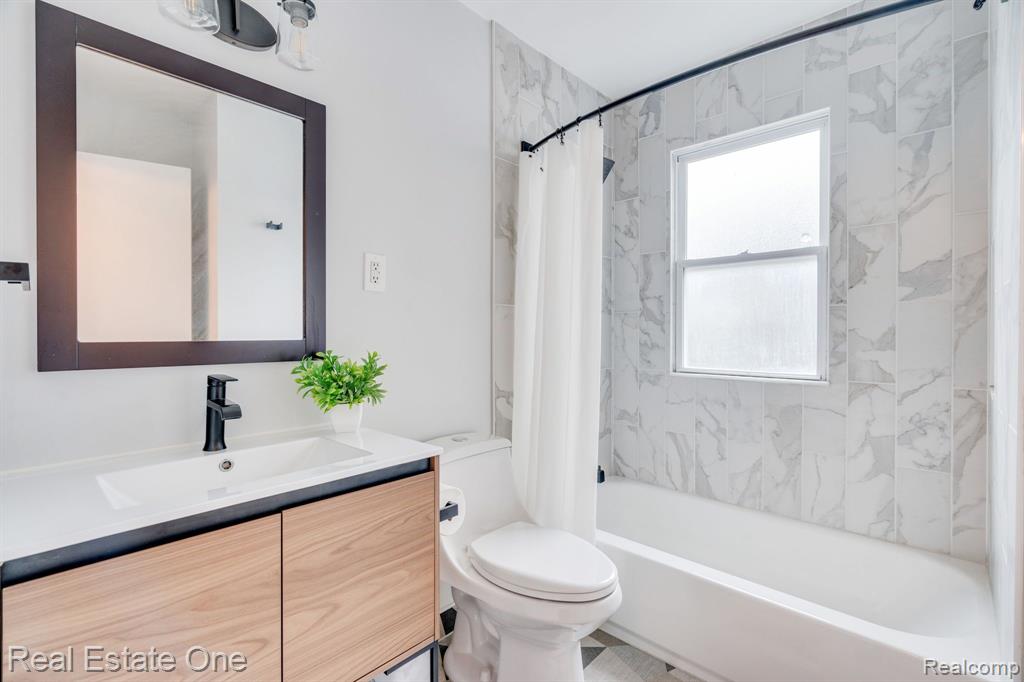 4727 OLIVIA AVENUE, Royal Oak, MI 48073 — Photo 16