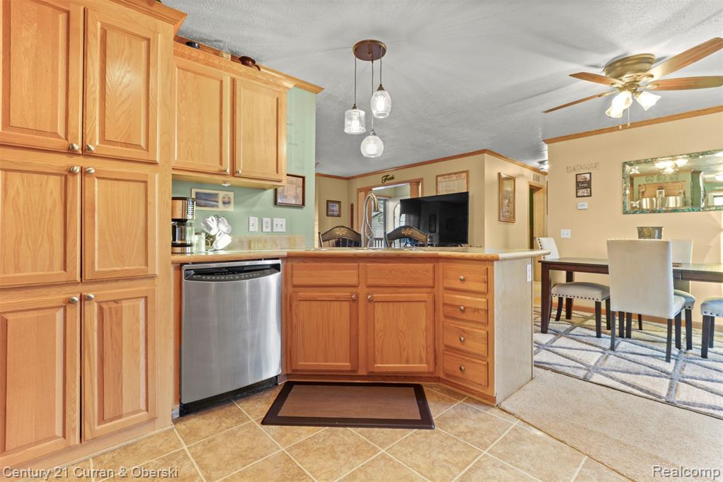 11191 Shady Grove Court, South Lyon, MI 48178 — Photo 9