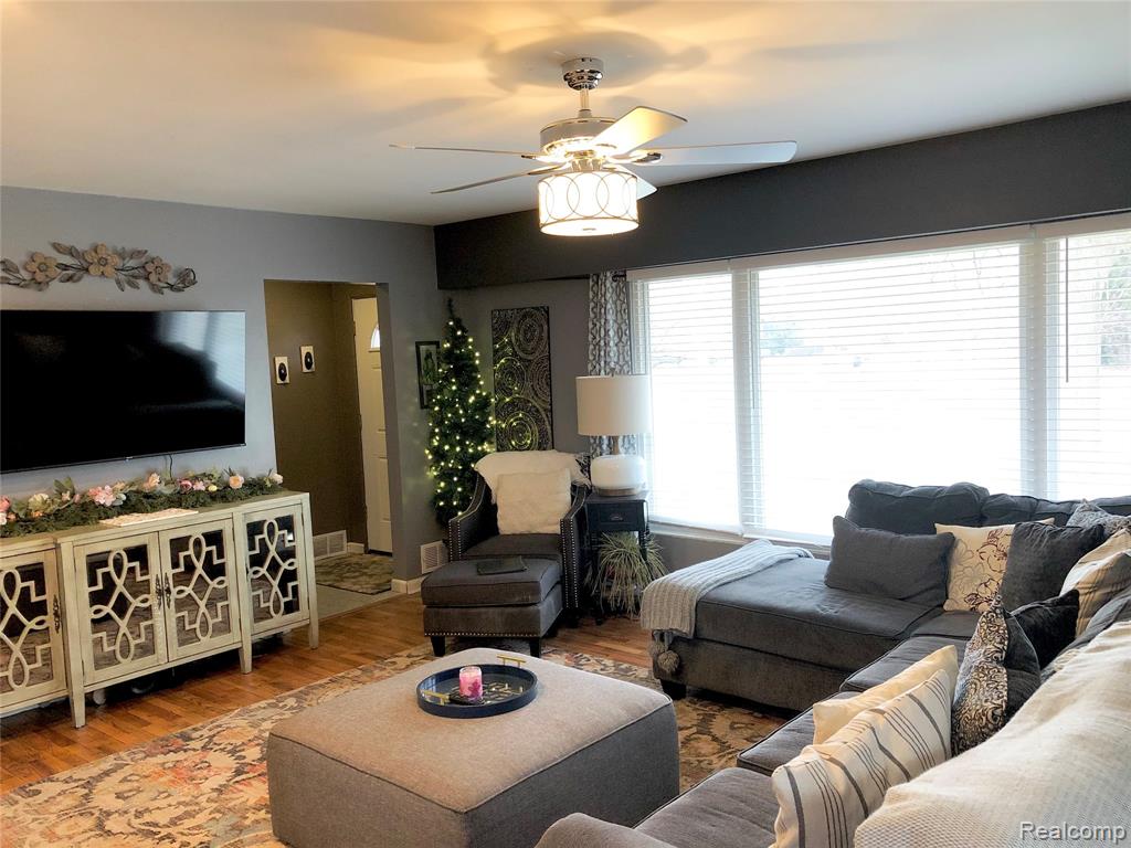 638 Maxine Street, Flint, MI 48503 — Photo 10