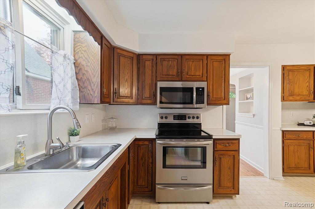 540 N York Street, Dearborn, MI 48128 — Photo 13