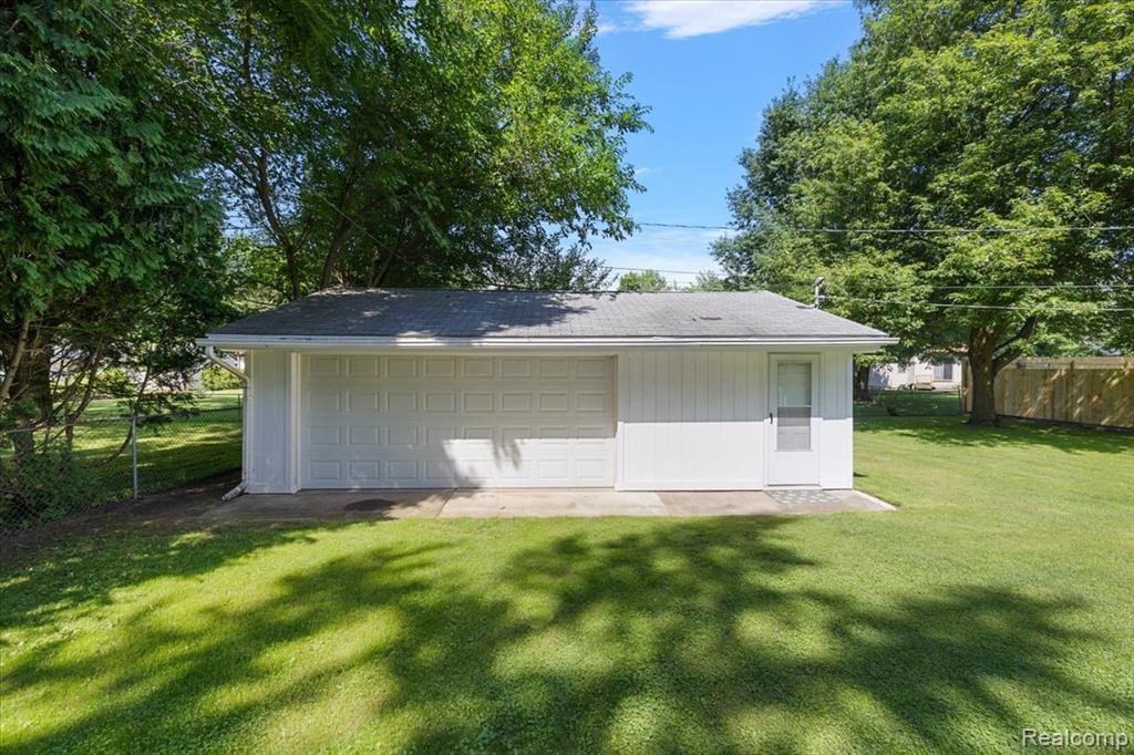 45481 Wakefield Street, Shelby Twp, MI 48317 — Photo 37
