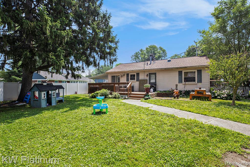 8125 Ogden Drive, Sterling Heights, MI 48314 — Photo 24