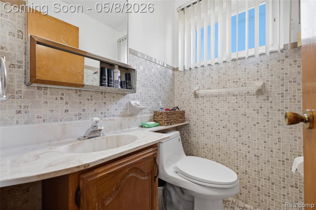 13412 Common Road, Warren, MI 48088 — Photo 19