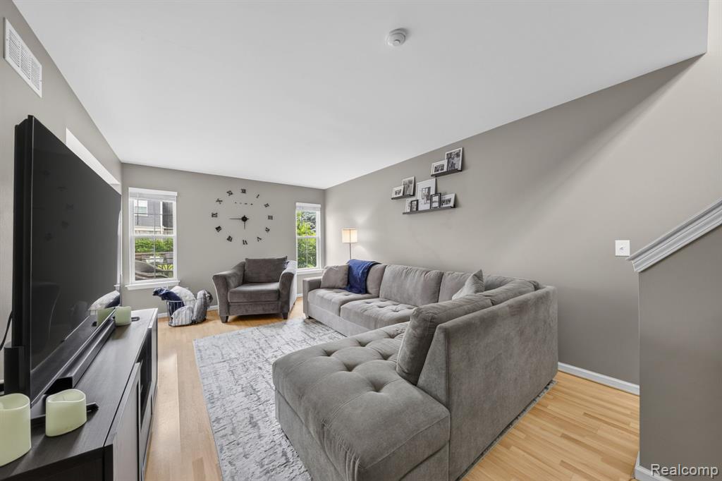 4554 Hunters Circle E, Canton, MI 48188 — Photo 6