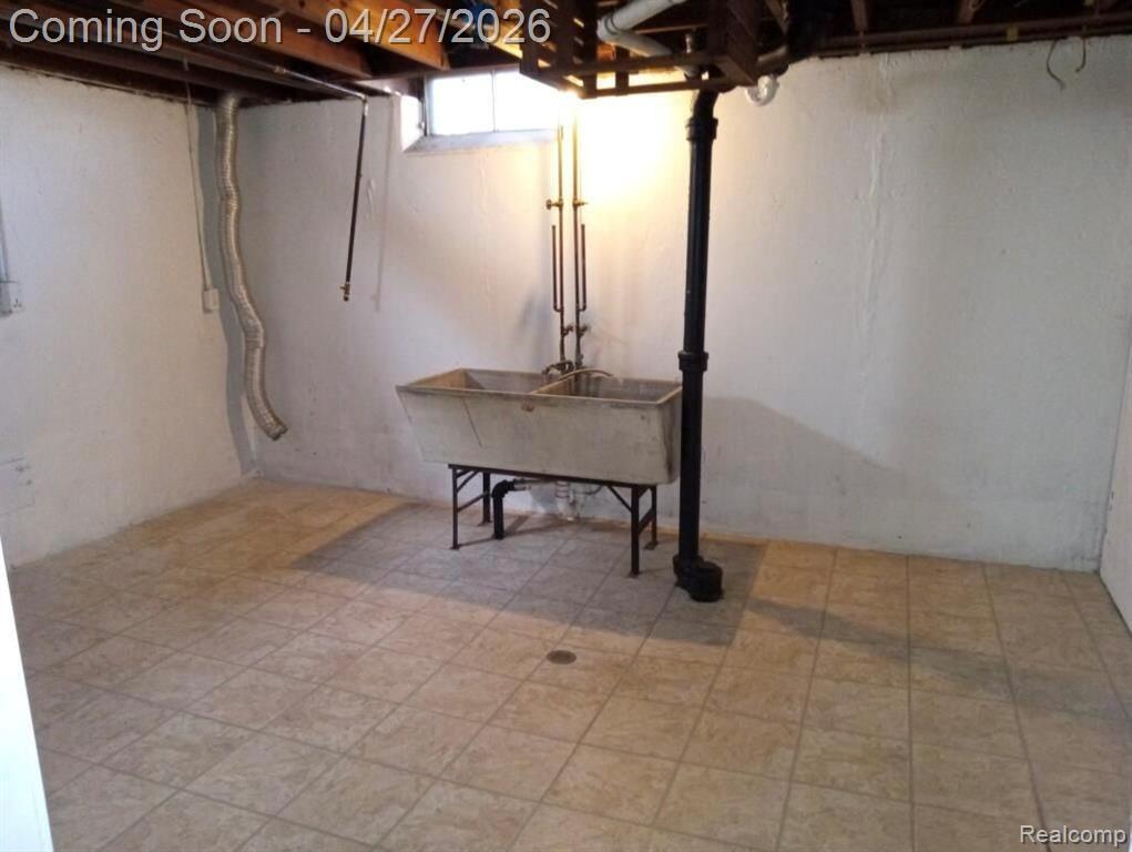 16735 Lincoln Avenue, Eastpointe, MI 48021 — Photo 18