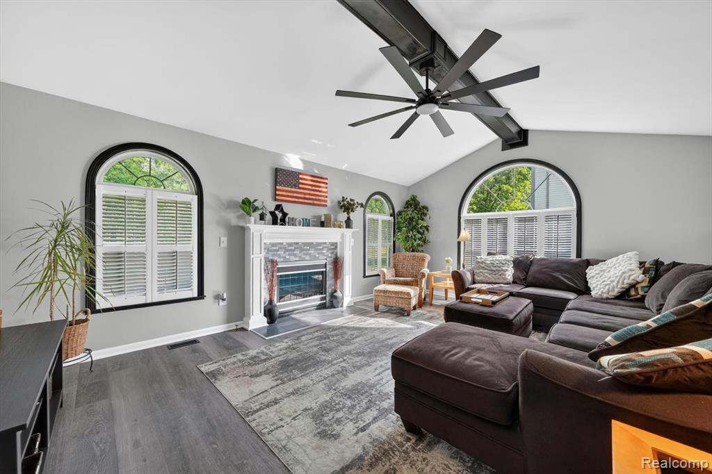 611 THORNEHILL Trail, Oxford, MI 48371 — Photo 18