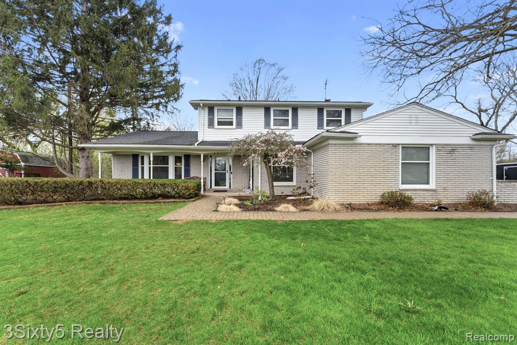 23577 W Newell Circle, Farmington, MI 48336