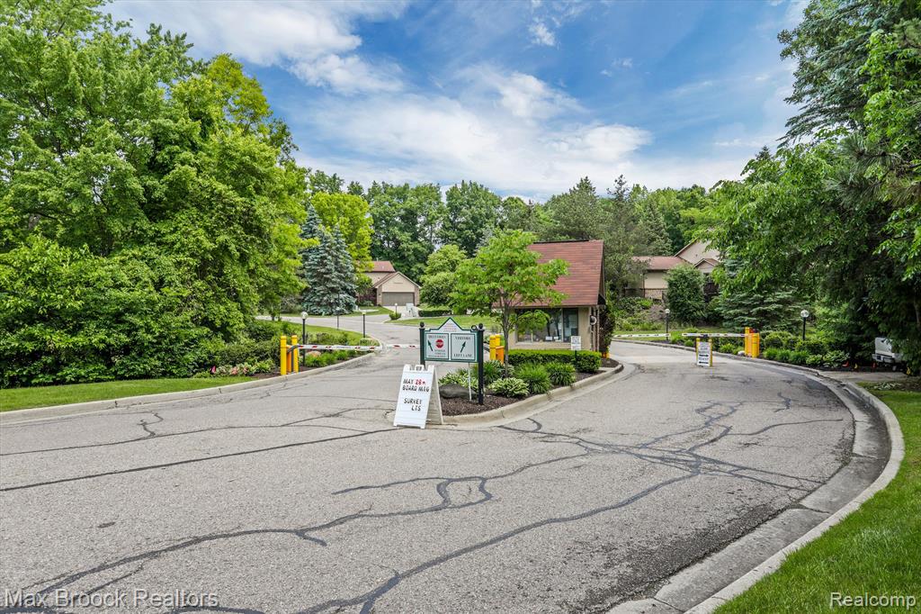 6257 GATEWOOD, West Bloomfield, MI — Photo 36