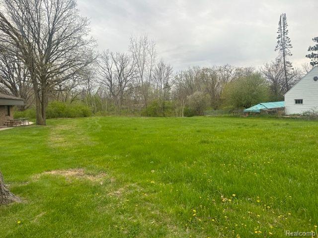 5141 W BRISTOL Road, Flint, MI 48507