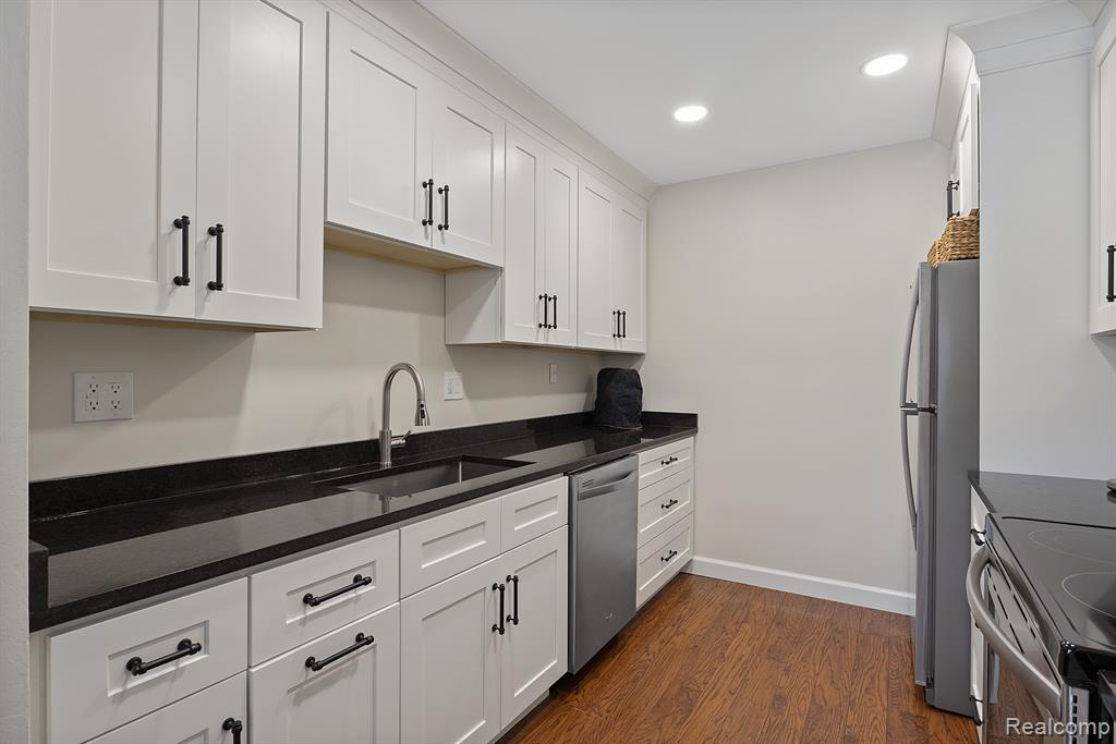1961 WICKHAM Street, Royal Oak, MI 48073 — Photo 12