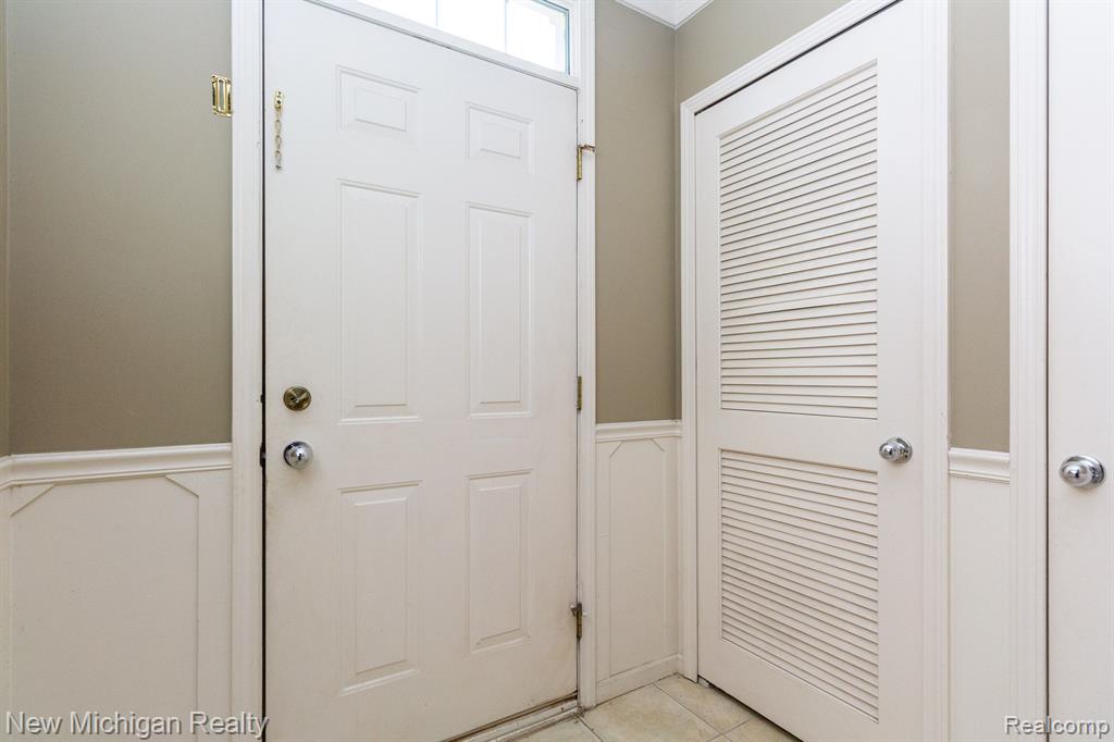 1908 CEDAR VALLEY Drive, Canton, MI 48188 — Photo 6