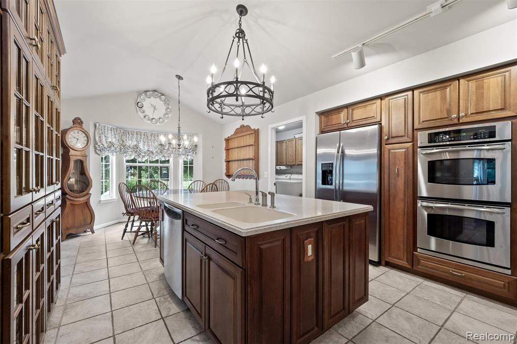 7260 Willow Oak Drive, West Bloomfield, MI 48324 — Photo 4