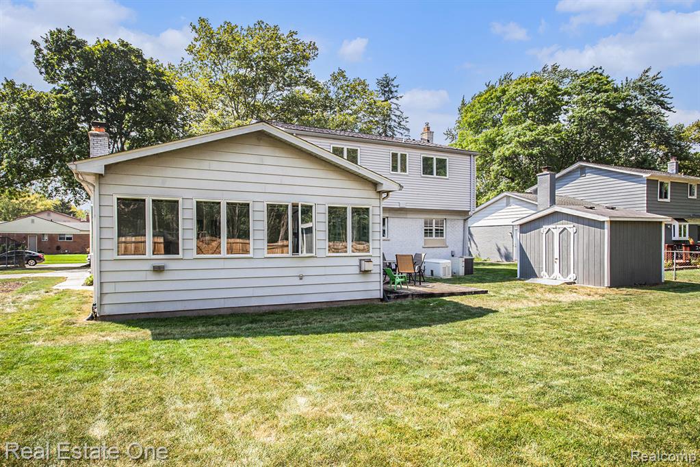 4238 Greensboro Drive, Troy, MI 48085 — Photo 23