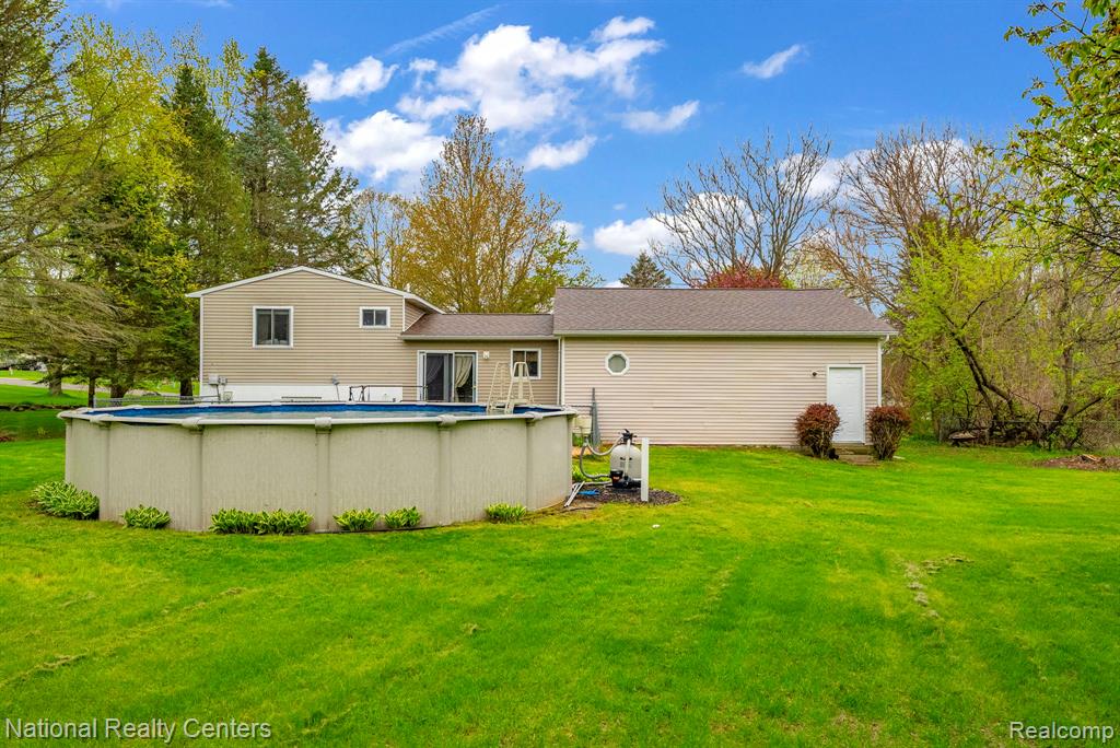 2230 Stonesthrow Drive, Lapeer, MI 48446 — Photo 17