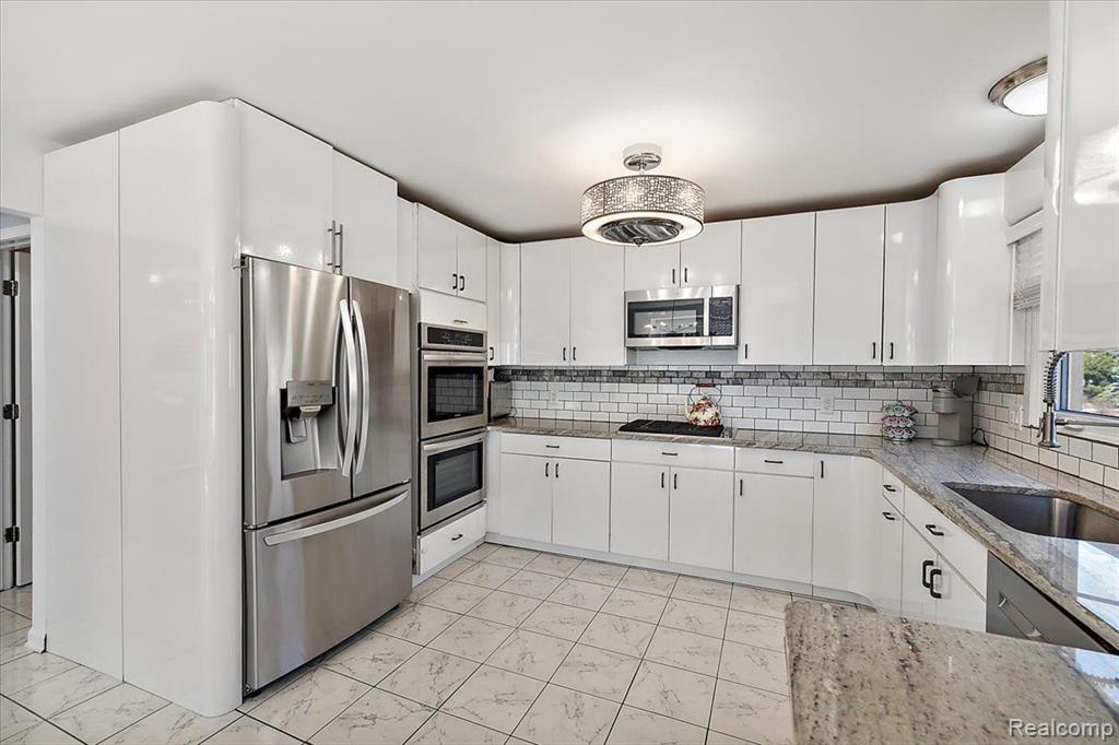 6463 ROYAL POINTE Drive, West Bloomfield, MI — Photo 18