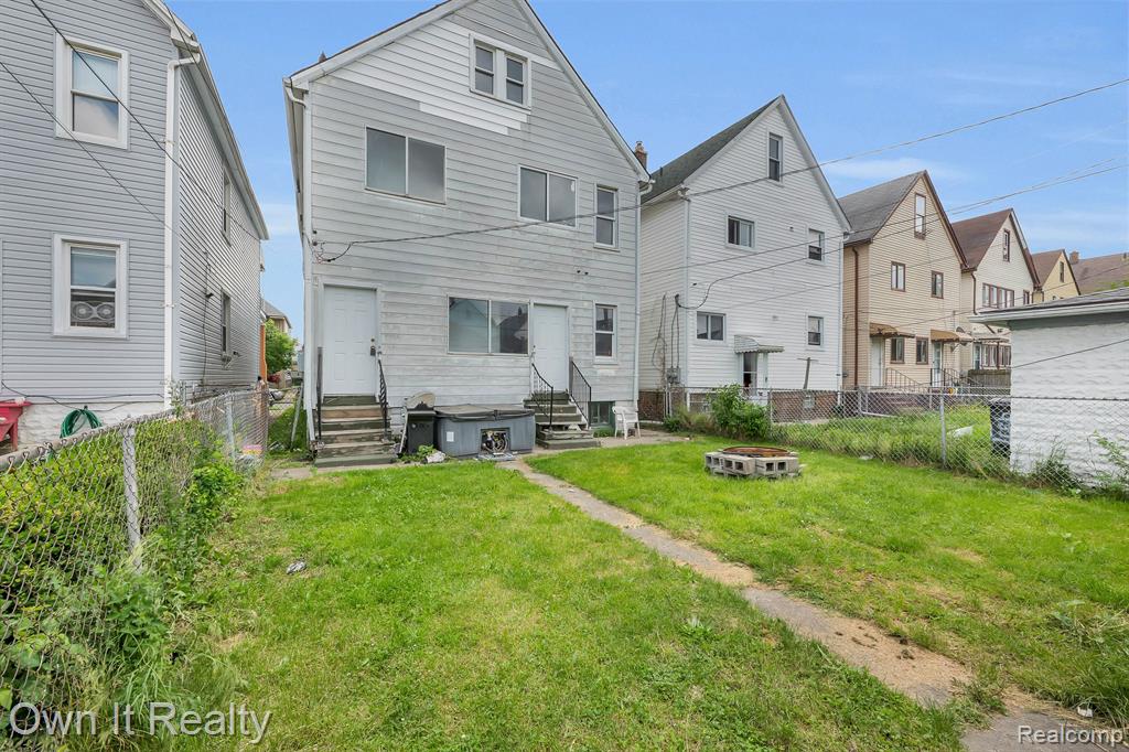9369 McDougall Street, Hamtramck, MI 48212 — Photo 61