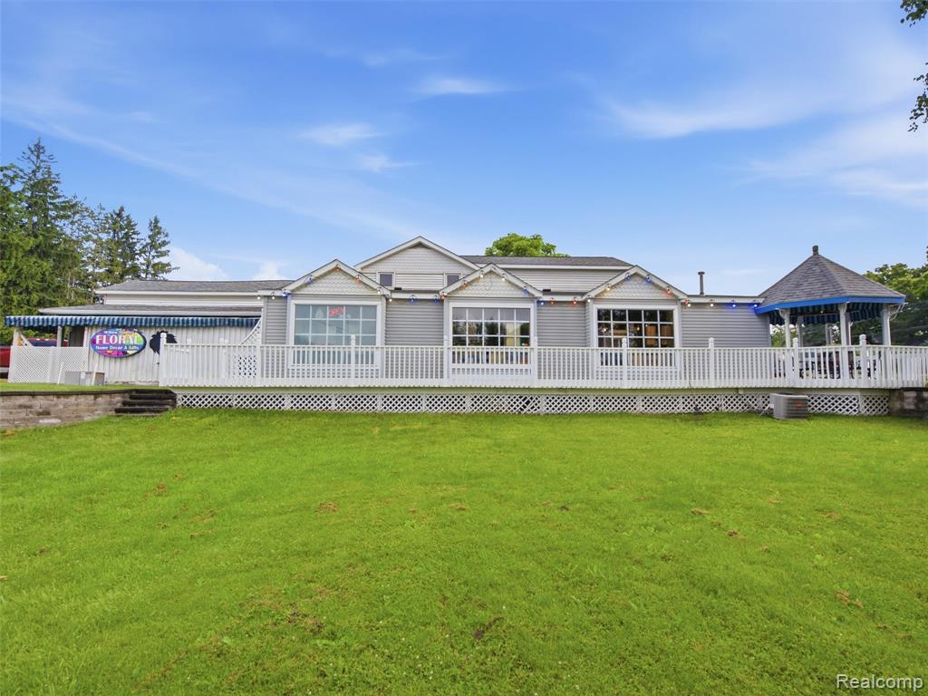 425 S Ortonville Road, Ortonville, MI 48462 — Photo 16