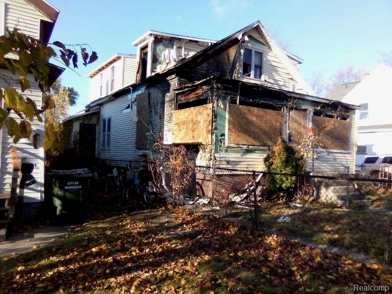 46 E Walton Avenue, Muskegon, MI 49442 — Photo 2